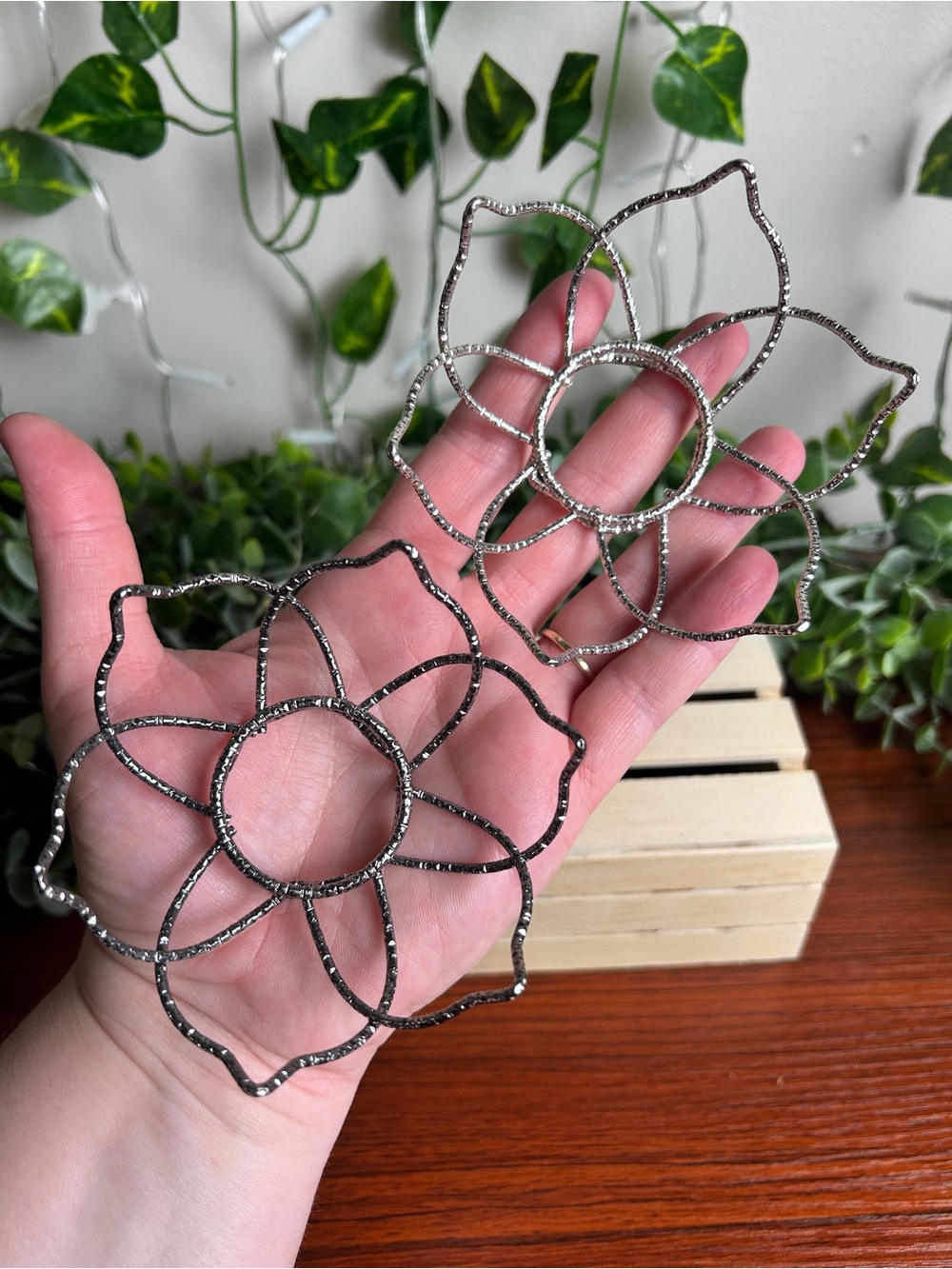 Metal Lotus Sphere Holder